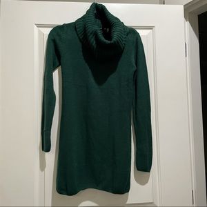 H&M green turtle neck sweater dress size XS